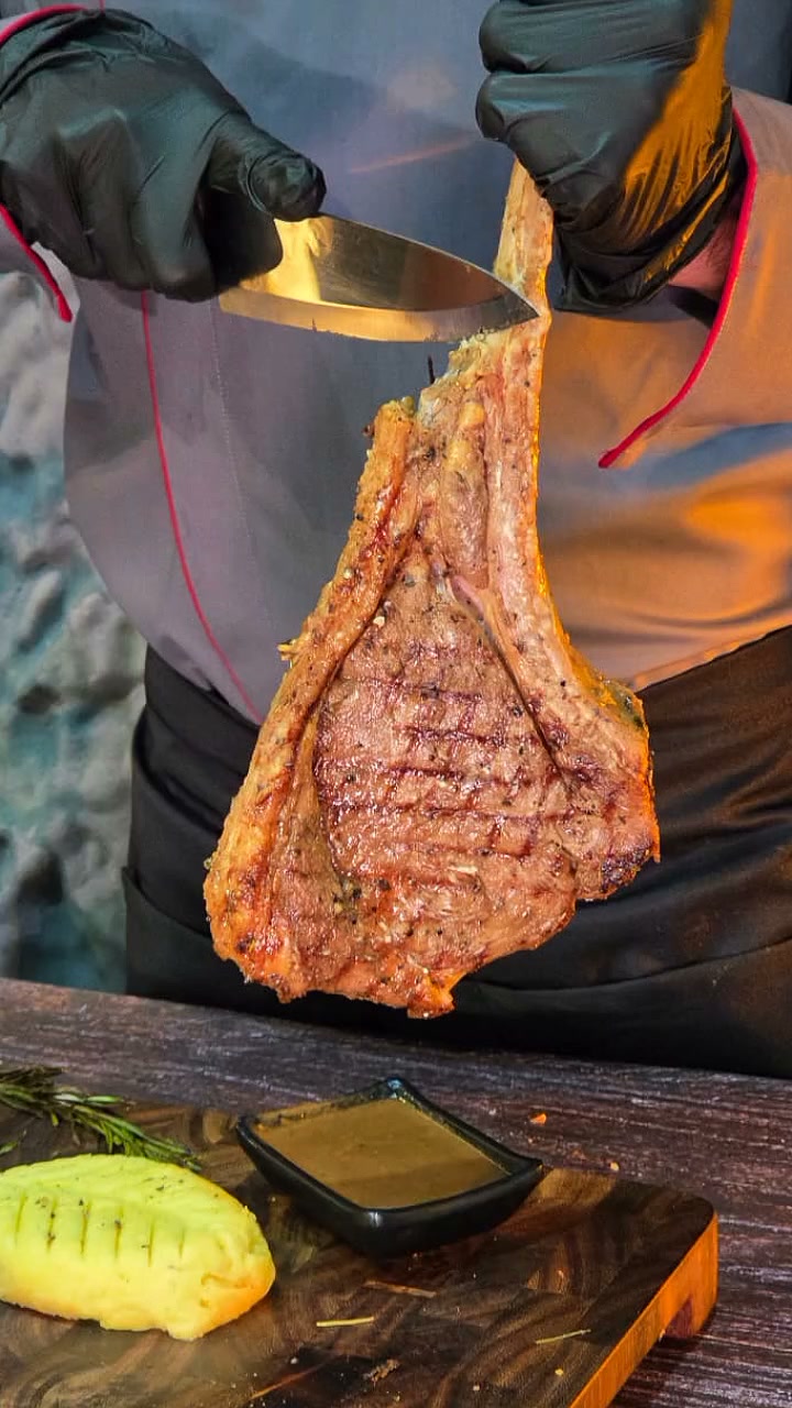 Good food brings people together. Great food brings them back. | STEAK JUNCTION